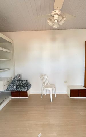 Casa à venda com 250m², 4 quartos e 3 vagas Casa à venda com 250m², 4 quartos e 3 vagasQuarto 4