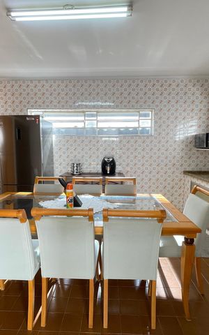 Casa à venda com 250m², 4 quartos e 3 vagas Casa à venda com 250m², 4 quartos e 3 vagasCozinha