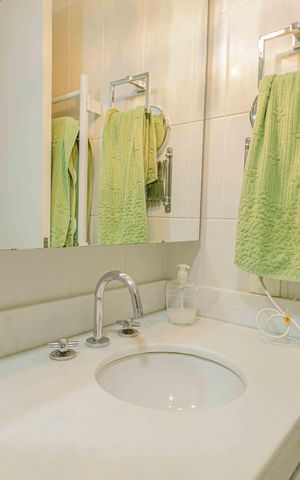 Apartamento à venda com 80m², 3 quartos e 2 vagasBanheiro da Suíte