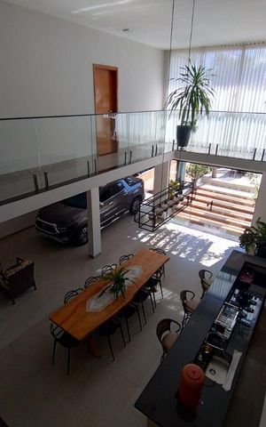 Casa para alugar com 372m², 4 quartos e 3 vagasSala