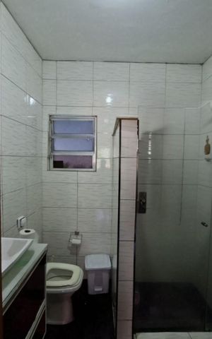 Casa à venda com 80m², 2 quartos e sem vaga Casa à venda com 80m², 2 quartos e sem vagaBanheiro