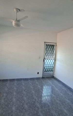 Casa à venda com 80m², 2 quartos e sem vaga Casa à venda com 80m², 2 quartos e sem vagaSala