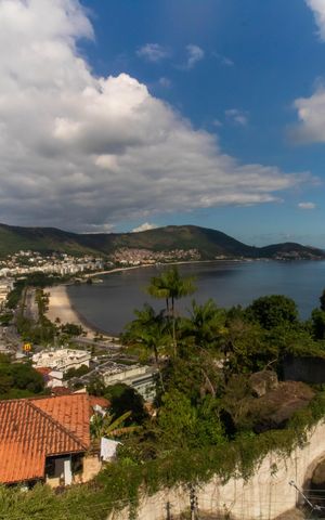 Casa de condomínio à venda com 454m², 4 quartos e 2 vagas Casa de condomínio à venda com 454m², 4 quartos e 2 vagasVista da Suíte 4