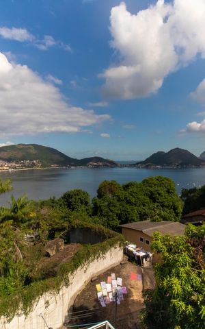 Casa de condomínio à venda com 454m², 4 quartos e 2 vagas Casa de condomínio à venda com 454m², 4 quartos e 2 vagasVista da Suíte 3