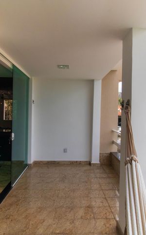 Casa de condomínio à venda com 454m², 4 quartos e 2 vagas Casa de condomínio à venda com 454m², 4 quartos e 2 vagasVaranda da Sala