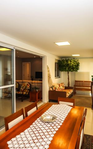 Apartamento à venda com 130m², 3 quartos e 2 vagasVaranda