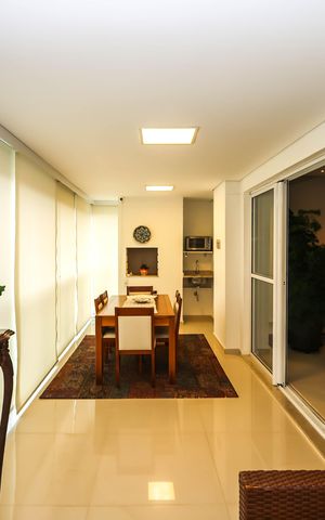 Apartamento à venda com 130m², 3 quartos e 2 vagasVaranda