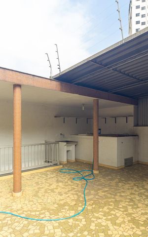 Casa para alugar com 325m², 5 quartos e 8 vagas Casa para alugar com 325m², 5 quartos e 8 vagasÁrea de Serviço