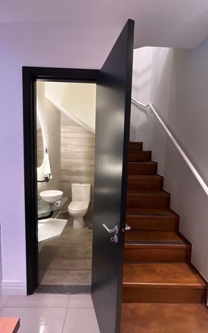 Apartamento para alugar com 66m², 1 quarto e 1 vaga Apartamento para alugar com 66m², 1 quarto e 1 vagaEscada