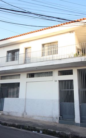 Casa à venda com 360m², 3 quartos e 1 vagaFachada