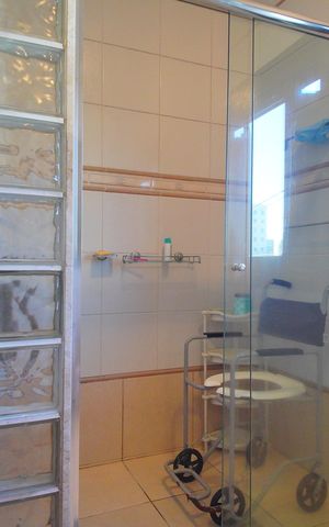 Casa para alugar com 220m², 4 quartos e 3 vagasBanheiro da Suíte