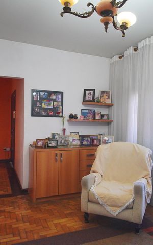 Casa para alugar com 220m², 4 quartos e 3 vagassala