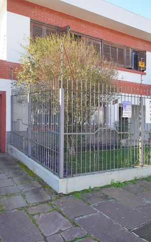 Casa para alugar com 220m², 4 quartos e 3 vagasFachada