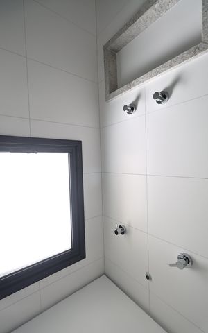 Apartamento à venda com 94m², 3 quartos e 2 vagas Apartamento à venda com 94m², 3 quartos e 2 vagasBanheiro da suíte 1
