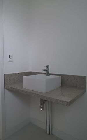 Apartamento à venda com 94m², 3 quartos e 2 vagas Apartamento à venda com 94m², 3 quartos e 2 vagasBanheiro da suíte 2
