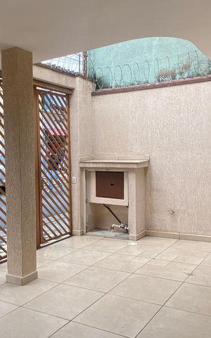 Casa à venda com 145m², 2 quartos e 1 vaga Casa à venda com 145m², 2 quartos e 1 vagaGaragem