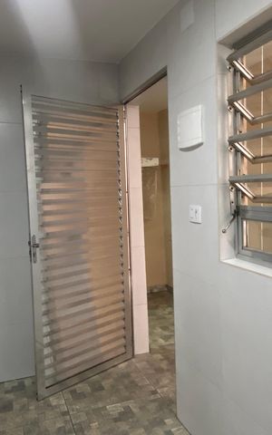 Casa à venda com 145m², 2 quartos e 1 vaga Casa à venda com 145m², 2 quartos e 1 vagaÁrea de Serviço