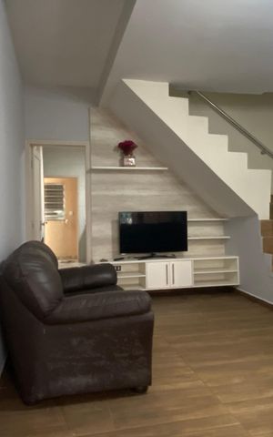Casa à venda com 145m², 2 quartos e 1 vaga Casa à venda com 145m², 2 quartos e 1 vagaSala