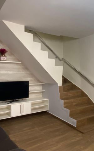 Casa à venda com 145m², 2 quartos e 1 vaga Casa à venda com 145m², 2 quartos e 1 vagaSala