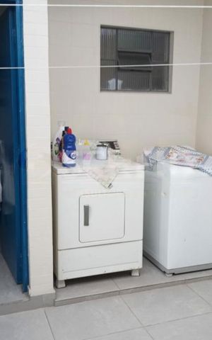 Casa à venda com 302m², 5 quartos e 4 vagas