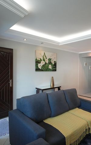 Casa à venda com 137m², 3 quartos e 2 vagasSala