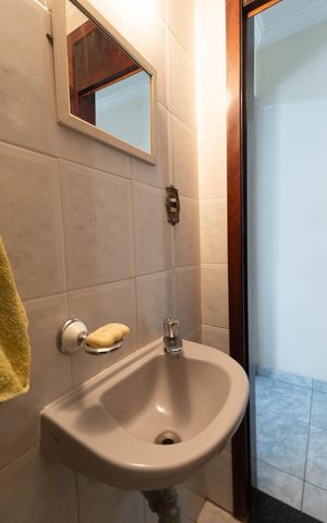 Casa à venda com 95m², 2 quartos e 2 vagasLavabo