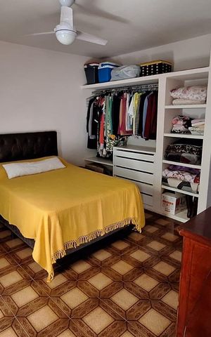 Casa à venda com 140m², 2 quartos e 5 vagas Casa à venda com 140m², 2 quartos e 5 vagasQuarto