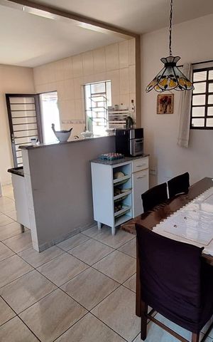 Casa à venda com 140m², 2 quartos e 5 vagas Casa à venda com 140m², 2 quartos e 5 vagasCozinha