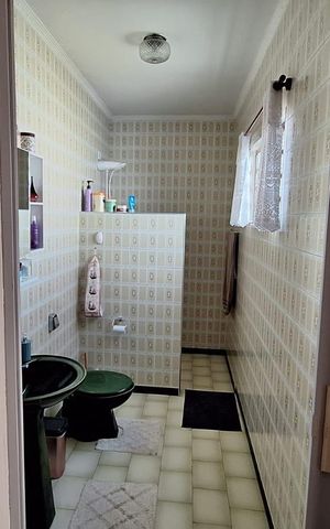 Casa à venda com 140m², 2 quartos e 5 vagas Casa à venda com 140m², 2 quartos e 5 vagasBanheiro