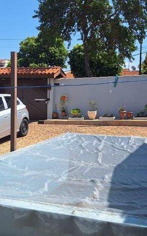 Casa à venda com 140m², 2 quartos e 5 vagas Casa à venda com 140m², 2 quartos e 5 vagasÁrea externa