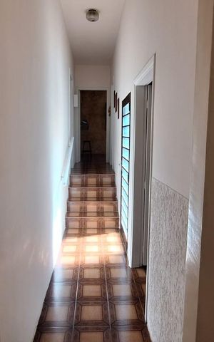 Casa à venda com 140m², 2 quartos e 5 vagas Casa à venda com 140m², 2 quartos e 5 vagasCorredor