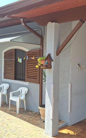 Casa à venda com 140m², 2 quartos e 5 vagas Casa à venda com 140m², 2 quartos e 5 vagasÁrea externa