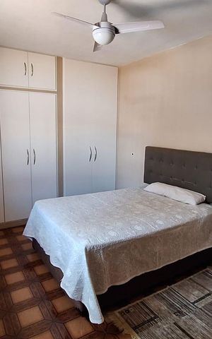 Casa à venda com 140m², 2 quartos e 5 vagas Casa à venda com 140m², 2 quartos e 5 vagasCozinha