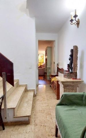 Casa à venda com 180m², 3 quartos e 2 vagas