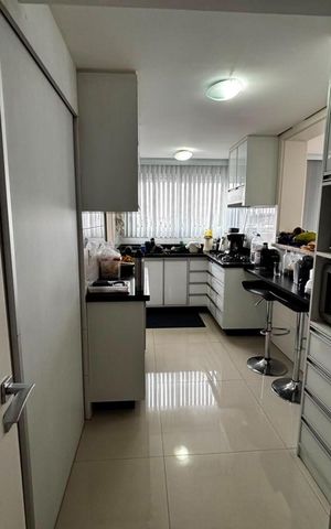 Apartamento à venda com 101m², 3 quartos e 2 vagas Apartamento à venda com 101m², 3 quartos e 2 vagasCozinha