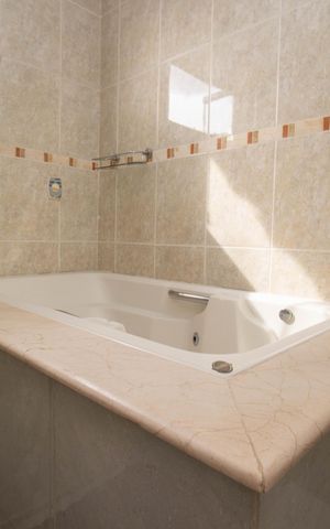 Casa à venda com 300m², 4 quartos e 4 vagasBanheiro da Suíte Master 2
