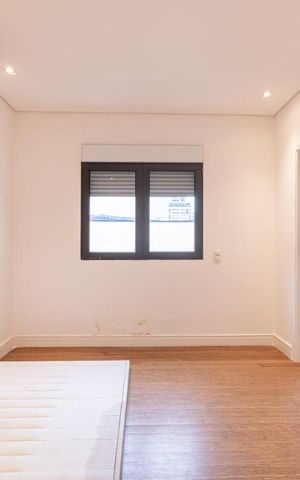Apartamento à venda com 150m², 2 quartos e 2 vagas Apartamento à venda com 150m², 2 quartos e 2 vagasQuarto Suíte