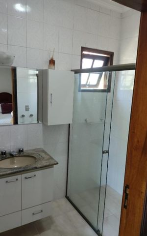 Casa à venda com 187m², 3 quartos e 3 vagas Casa à venda com 187m², 3 quartos e 3 vagasBanheiro