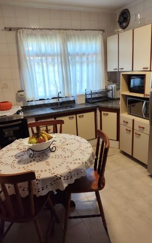 Casa à venda com 187m², 3 quartos e 3 vagas Casa à venda com 187m², 3 quartos e 3 vagasCozinha