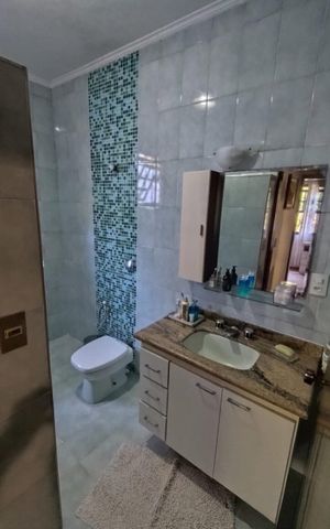 Casa à venda com 187m², 3 quartos e 3 vagas Casa à venda com 187m², 3 quartos e 3 vagasBanheiro