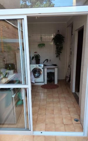 Casa à venda com 187m², 3 quartos e 3 vagas Casa à venda com 187m², 3 quartos e 3 vagasVaranda