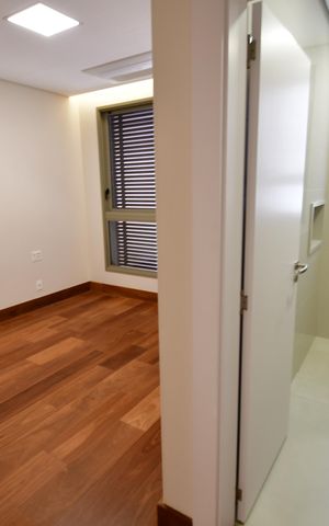 Apartamento à venda com 257m², 3 quartos e 5 vagasBanheiro Suíte