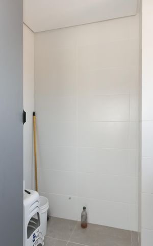 Apartamento à venda com 100m², 3 quartos e 2 vagas Apartamento à venda com 100m², 3 quartos e 2 vagasÁrea de Serviço