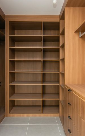 Apartamento à venda com 100m², 3 quartos e 2 vagas Apartamento à venda com 100m², 3 quartos e 2 vagasCloset da Suíte