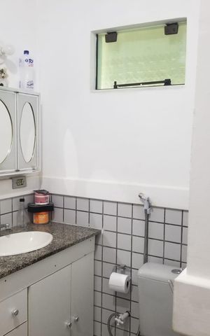 Casa para alugar com 207m², 3 quartos e 2 vagas Casa para alugar com 207m², 3 quartos e 2 vagasBanheiro social