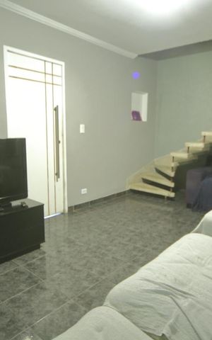 Casa à venda com 106m², 3 quartos e 3 vagasSala