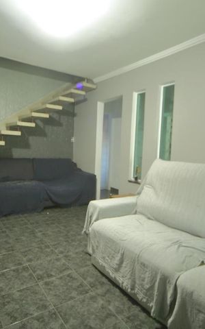 Casa à venda com 106m², 3 quartos e 3 vagasSala