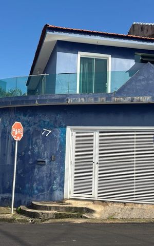 Casa à venda com 106m², 3 quartos e 3 vagasFachada 