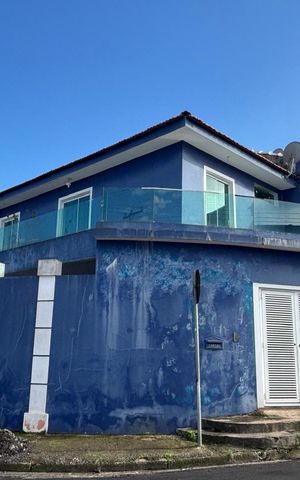 Casa à venda com 106m², 3 quartos e 3 vagasFachada 