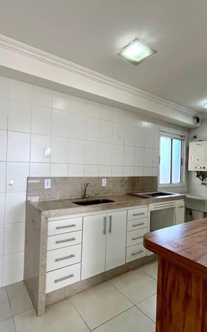 Apartamento à venda com 87m², 3 quartos e 2 vagasCozinha e Área de Serviço